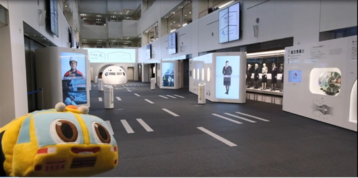 航空教室、展示エリア紹介、格納庫の案内を実施