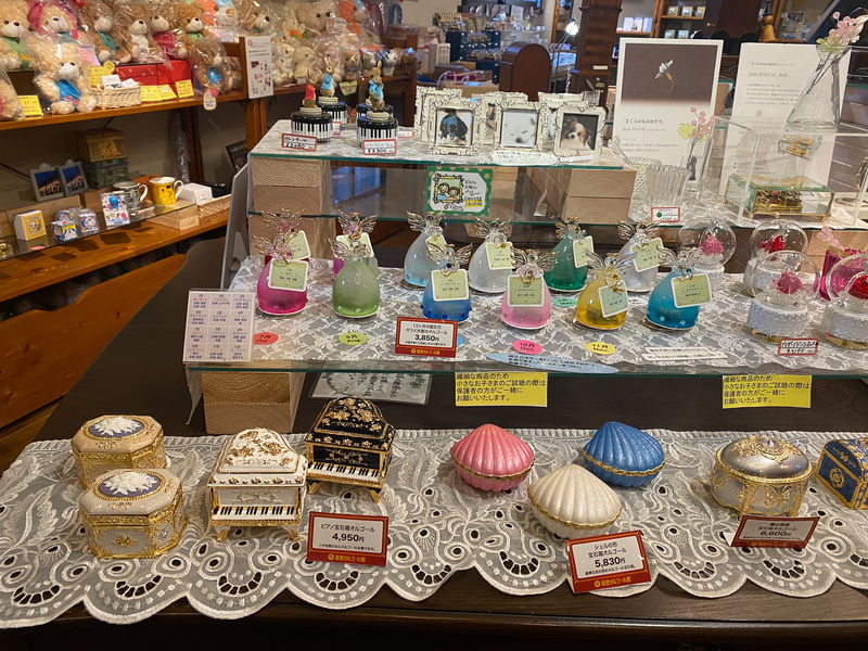 見た目も音もかわいいオルゴールの世界