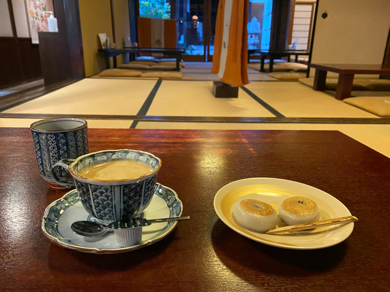 コーヒーとぶんぷく餅のセット
