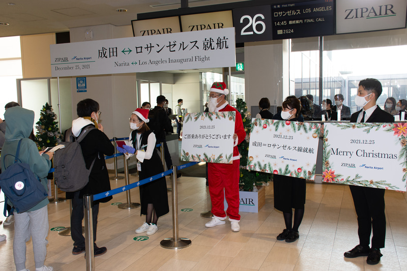 26番ゲートで西田氏らが利用者を見送った