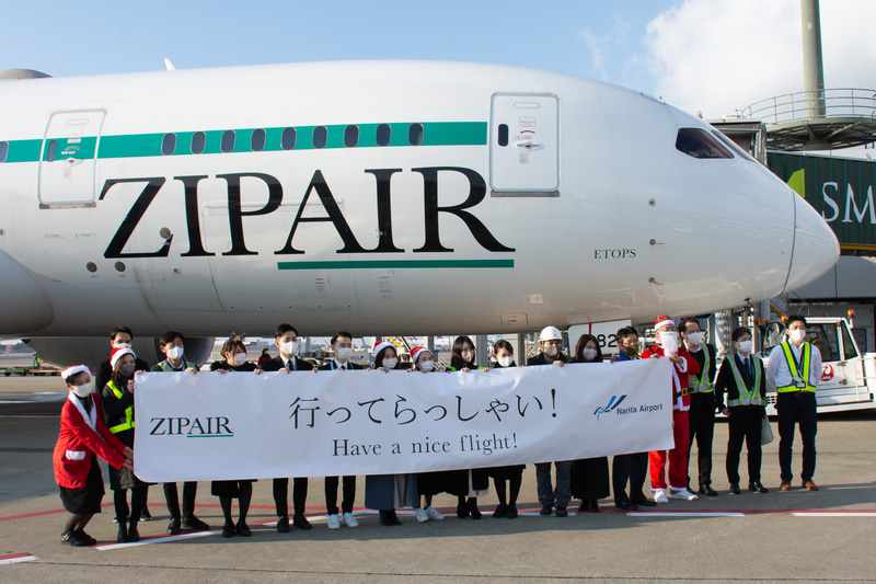 ZG24便が53名の乗客を乗せてロサンゼルスへ飛び立った