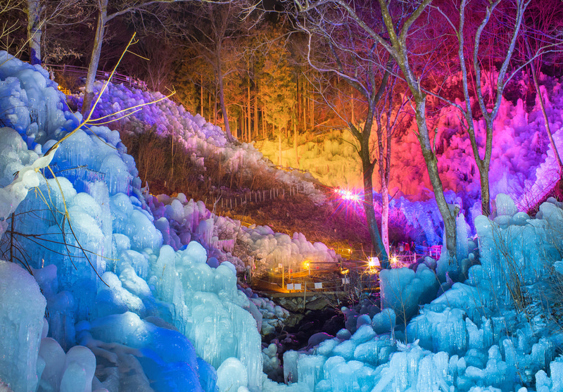 あしがくぼの氷柱が見頃を迎える
