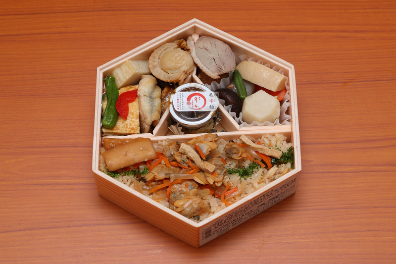 一品一品しっかりしたおかずがたくさん入っています