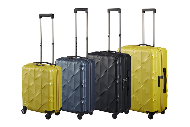 サイズは4種、カラーは3種展開