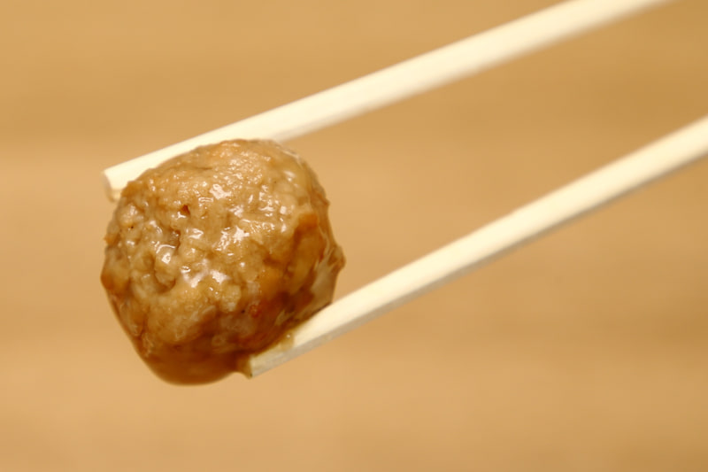 肉団子甘酢あんはギュッと詰まった感じで食べ応えあり