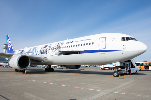 ANA、鬼滅の刃じぇっと初飛行！ 晴れた冬空に炭治郎たちが舞う