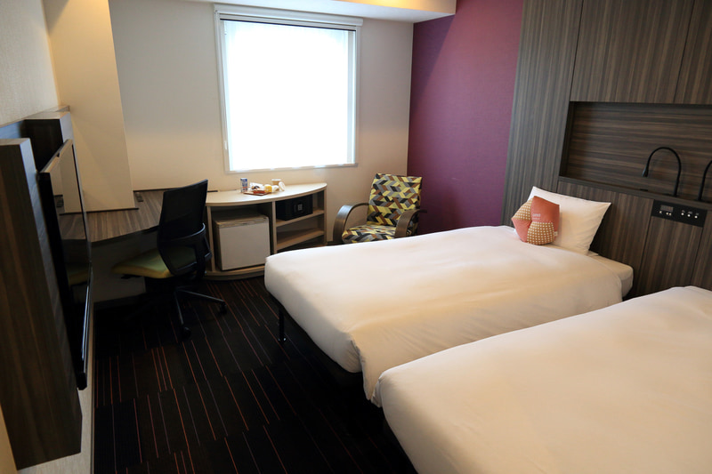 196×111cmのベッドが2つ