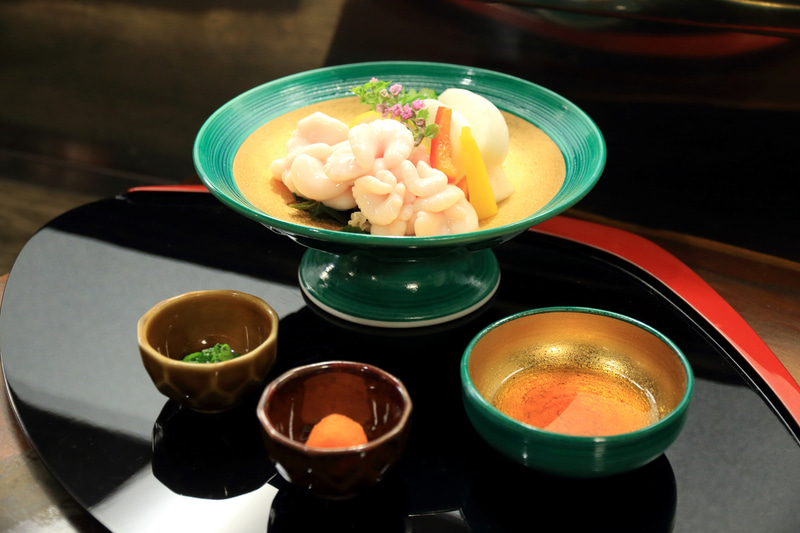 季節の海鮮を使った一品「たちポン」