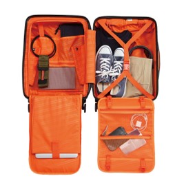 静音性・耐久性に優れるキャスターを装備