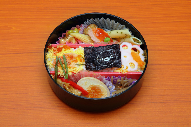 Suica登場20周年を記念して20品目もの食材が使われています