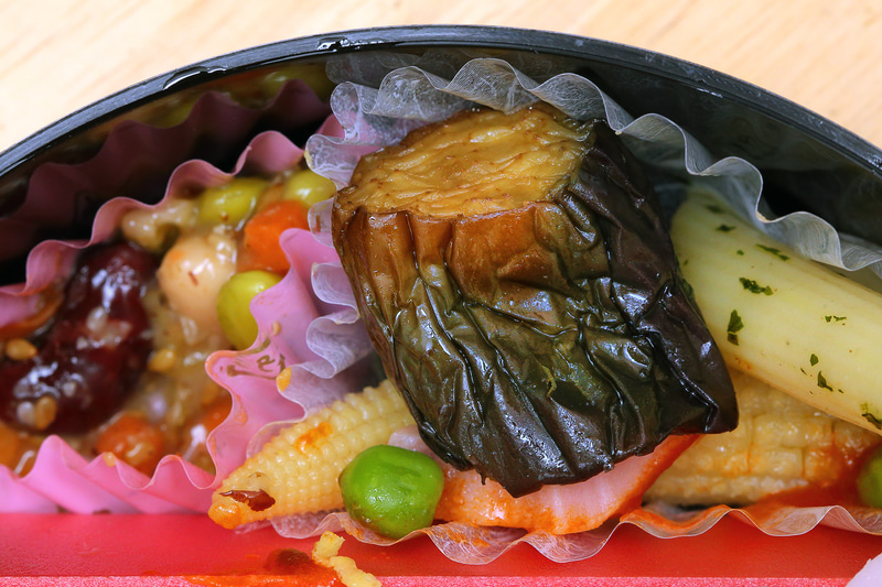 茄子の素揚げは食べ応えあり