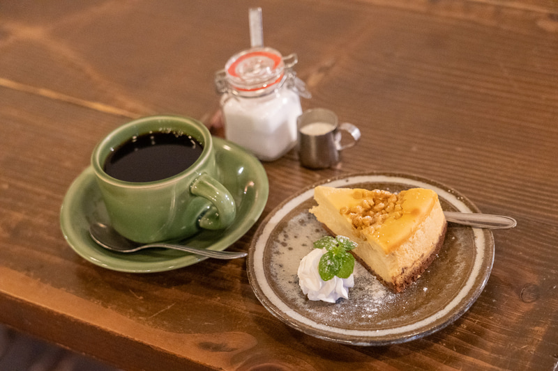 お好きなケーキ＋ドリンクのケーキセットは1000円