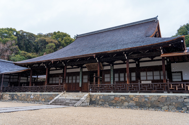 普段修行僧が坐禅の修行をする場所「法堂（はっとう）」