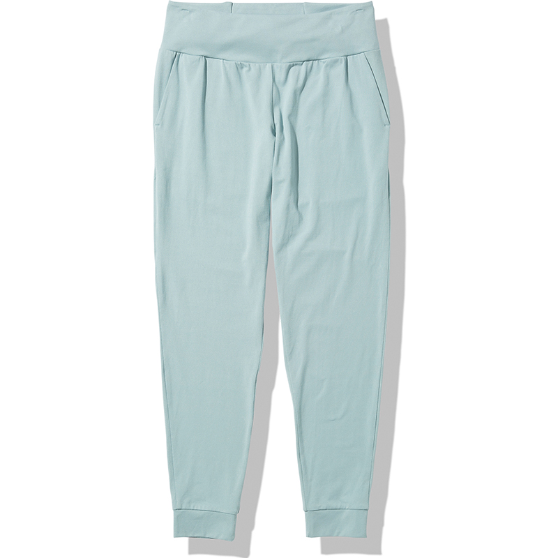 「Comfortive Basic Slim Pant」（1万2100円、シルバーブルー・ブラック）