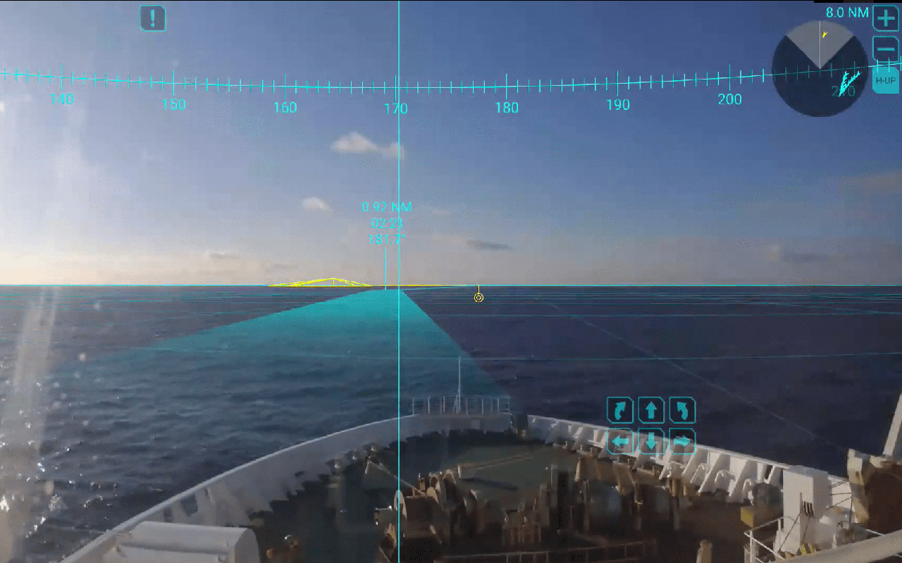 前方に他船（黄色）を発見し避航を計画する様子