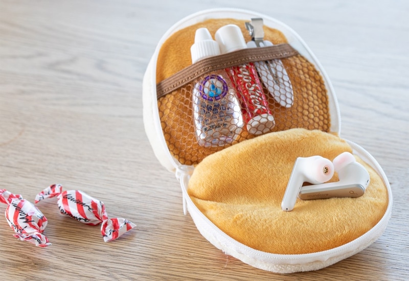 イヤホンやリップなど小物入れに