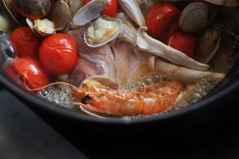 バーベキューでは千葉県さんを中心とした海の幸や肉類をセルフクッキングできる