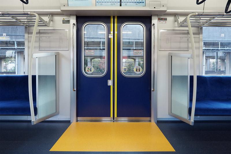 乗降口両脇のスペースが拡大された