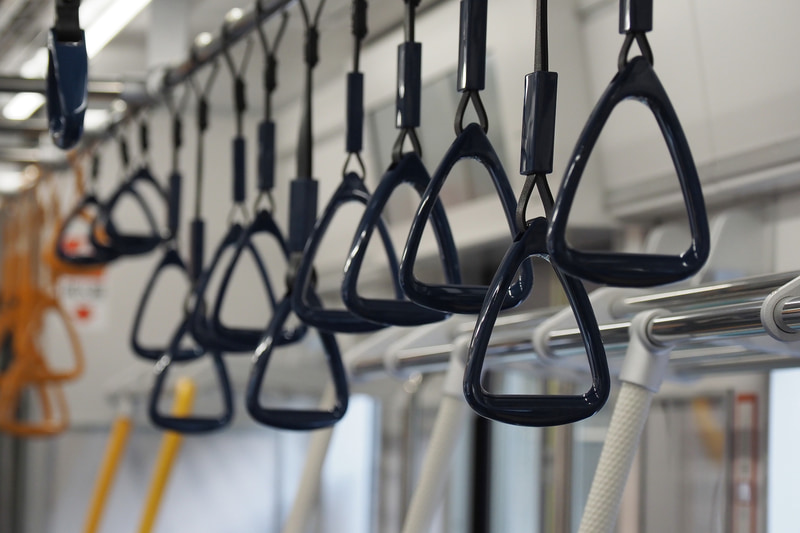 高さの違う吊手