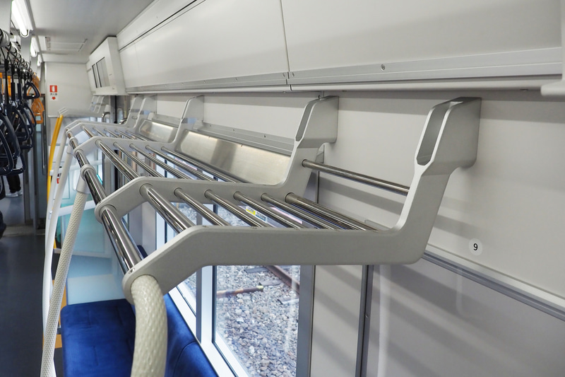 従来より低い荷物棚