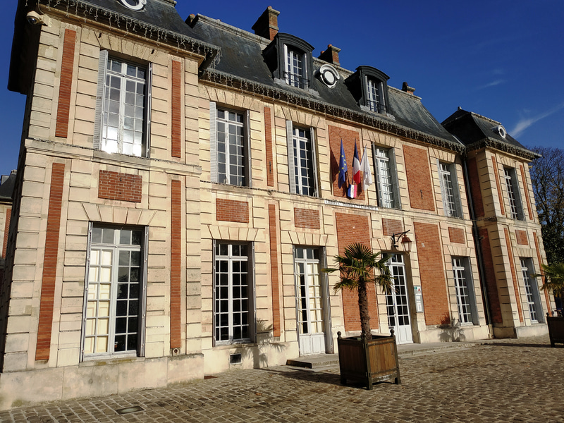 グルネー＝シュル＝マルヌ市役所