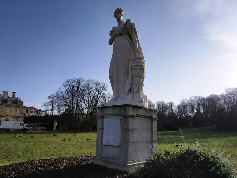 ジョゼフィーヌの像