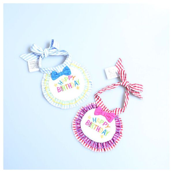 猫ちゃんを可愛くおめかし！ HAPPYスタイ（各1694円）