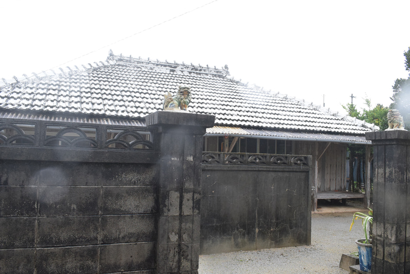 昔ながらの家屋も多く残る