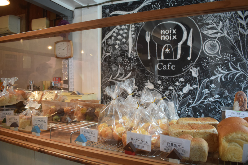 Cafe ノワノワの店頭。女性客はもちろん男性客のファンも多い