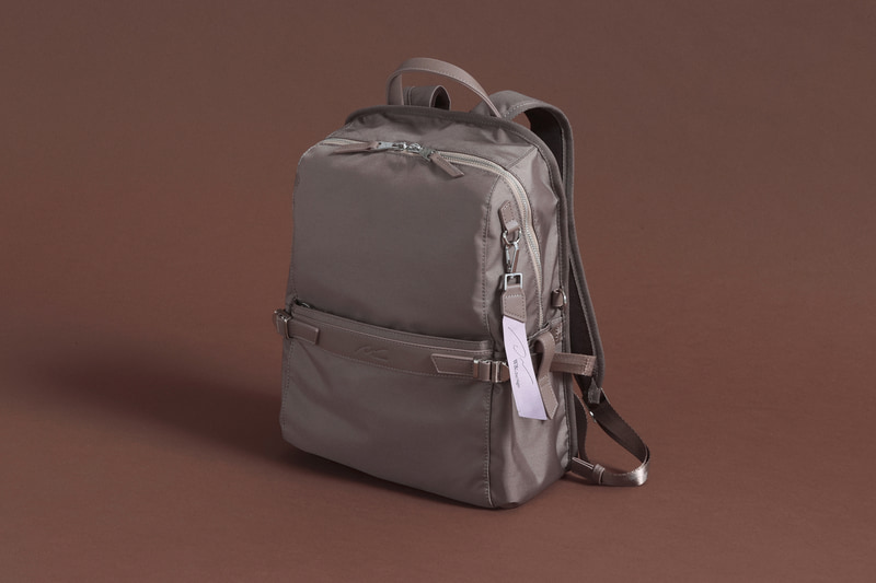 リッカ スクエアリュック