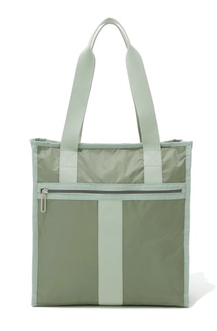 レスポートサック、軽量性を追求した「エッセンシャル」シリーズ。PC