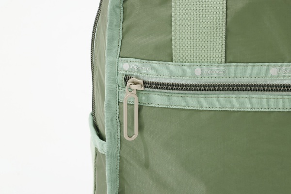 プラスチックに代わりオリジナルのアルミニウムパーツを採用