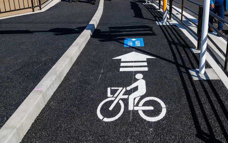 歩道と自転車道も上流側が川崎→羽田、下流側が羽田→川崎の一方通行となる