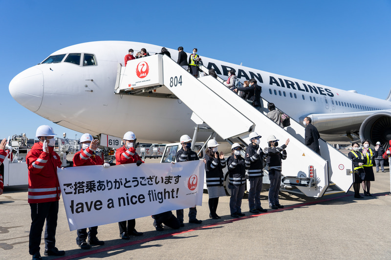 成田空港は気持ちのよい青空が広がっていました