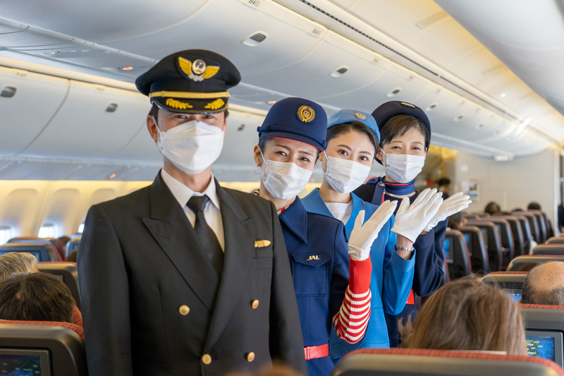 CA3人と機長もファッションショーに参加