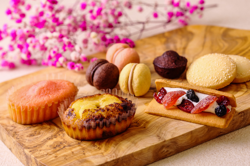 さまざまな焼き菓子も取りそろえています