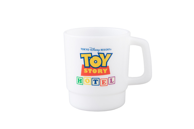 「マグカップ」をはじめロゴが描かれたグッズたちが手に入る