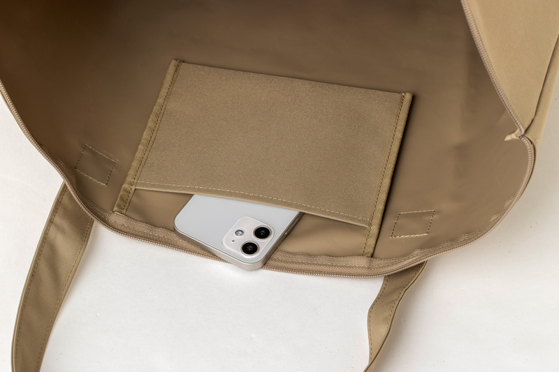 バッグ内側にポケット
