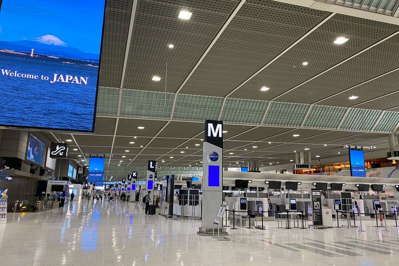 政府は3月1日0時から新型コロナウイルスにかかる水際対策の見直しを行なっている