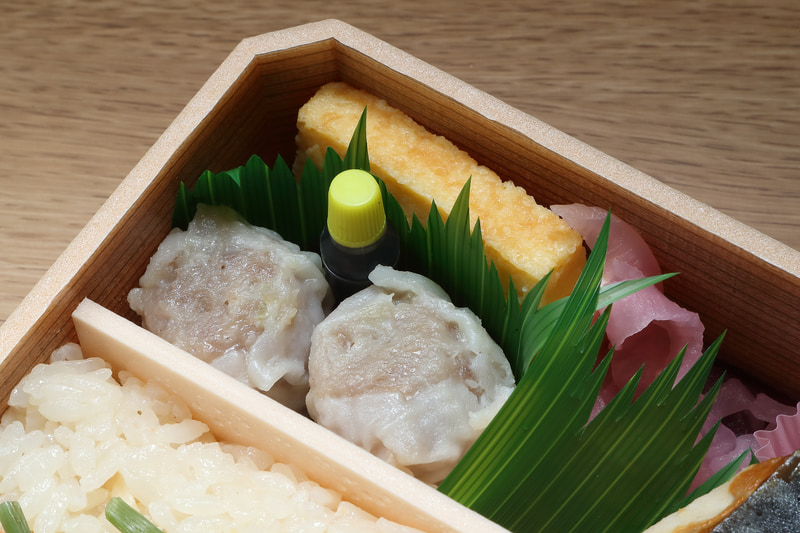 崎陽軒といえば、のシウマイは2つ