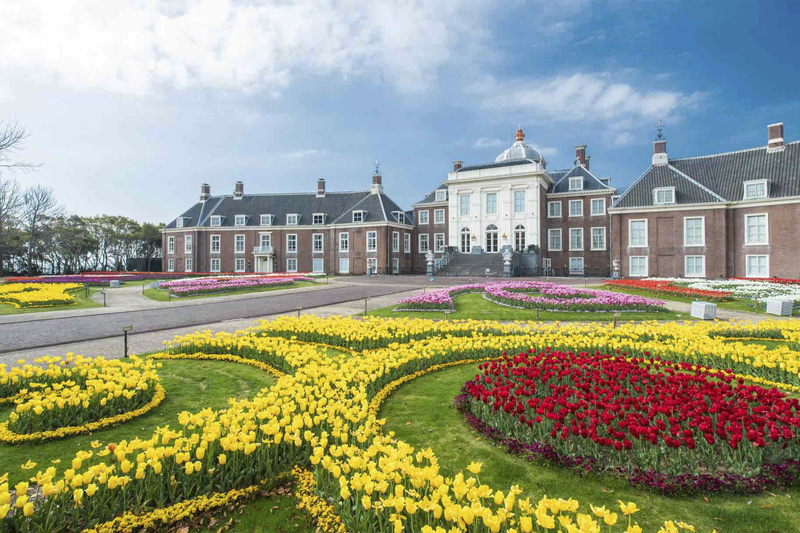 「キューケンホフ公園」をイメージした花壇