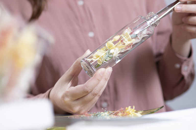 ワークショップ「ハーバリウム作り」場所：アンジェリケ