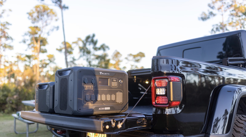 2台のAC300を連結して合計2万4576Whまで昇圧できる