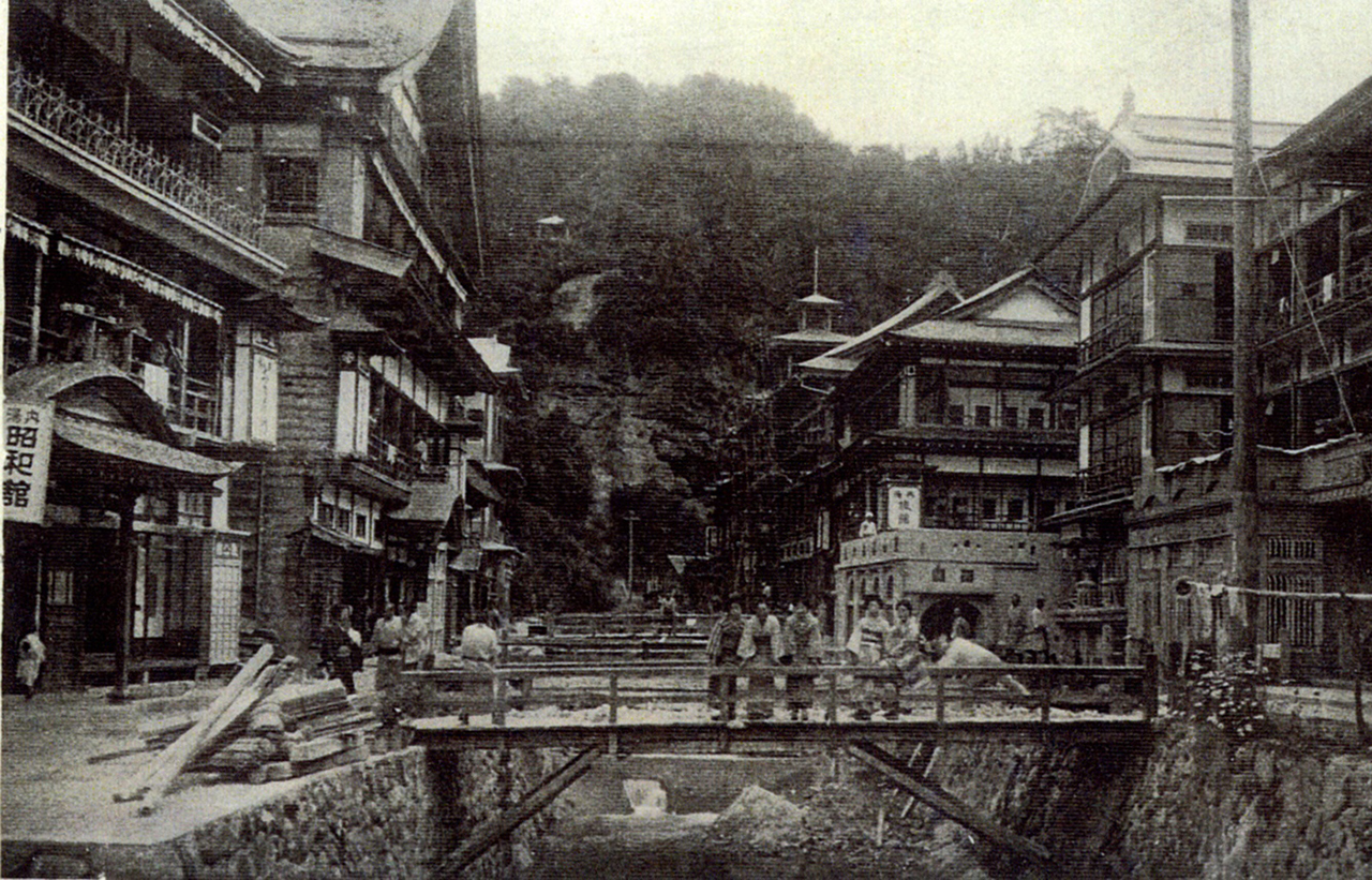 本館古勢起屋のかつての姿「小関屋」