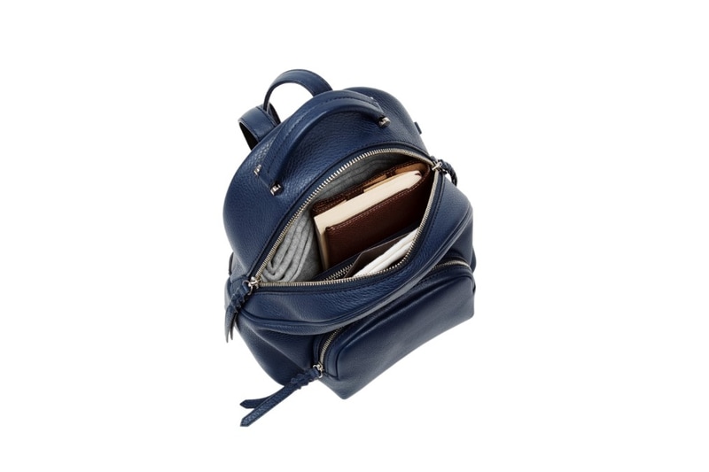 通気性のよいソフト牛革を使用