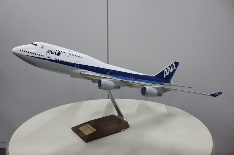 ANAロゴのモデルプレーン
