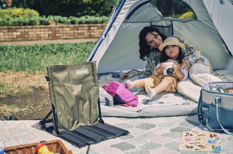 地べた座りでも快適に過ごせるグラウンドチェア