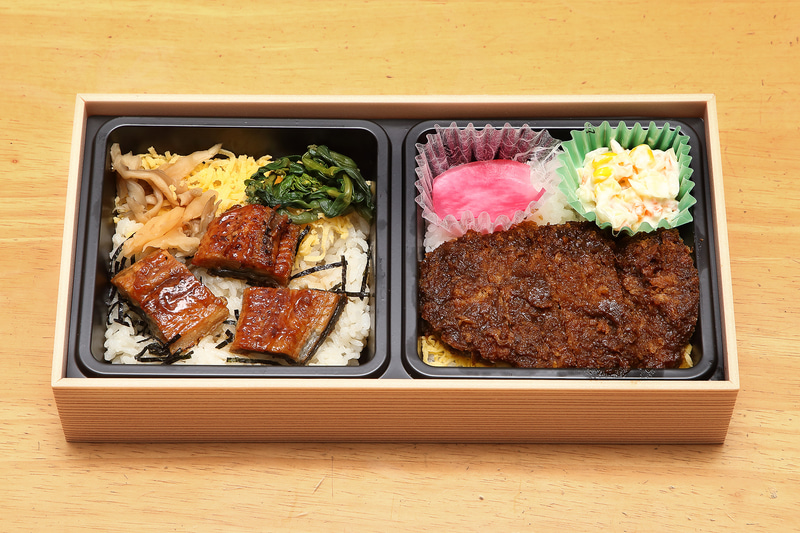 左がひつまぶし、右が味噌カツです