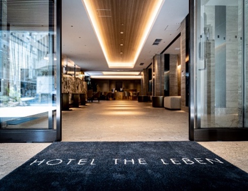 人数チャージ制ではなくルームチャージ制を導入