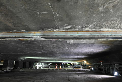 首都高 羽田トンネル 漏水やコンクリ剥離など損傷状況を見てきた 24年度以降に大規模修繕へ トラベル Watch